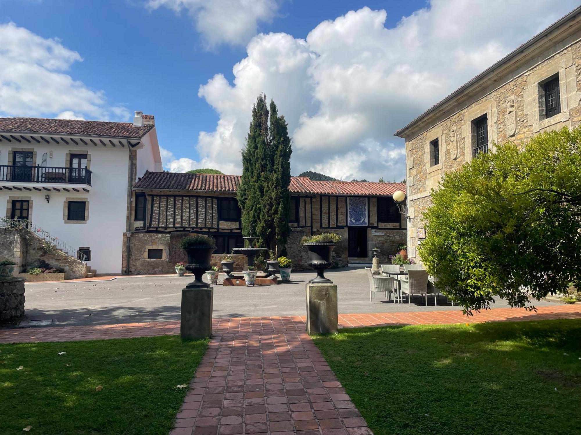 San Román de Escalante Esterno foto